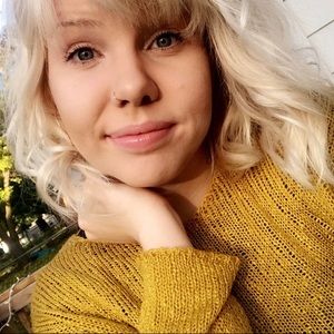 Meet your Posher, Abigail